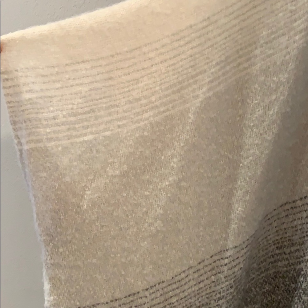American Eagle Kimono - Picture 4 of 7